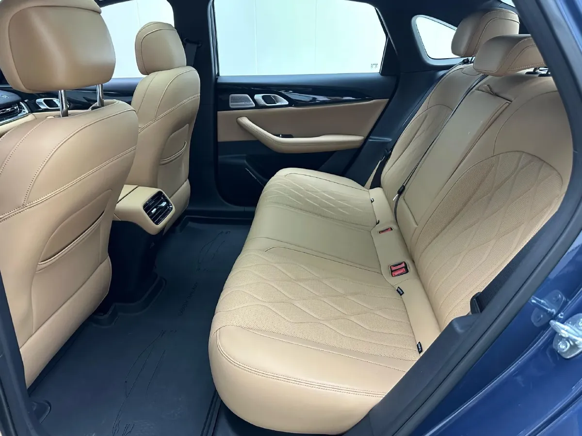 2025 Geely Galaxy A7 1.5L 112HP L4 1DHT PHEV,autocango,china used car exporter,china ev exporter,chinese used car exporter,chinese used ev exporter