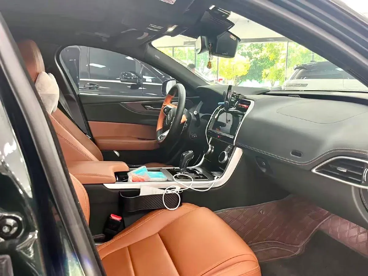 2023 Jaguar XEL 2.0T 250HP L4 8AT,autocango,china used car exporter,china ev exporter,chinese used car exporter,chinese used ev exporter