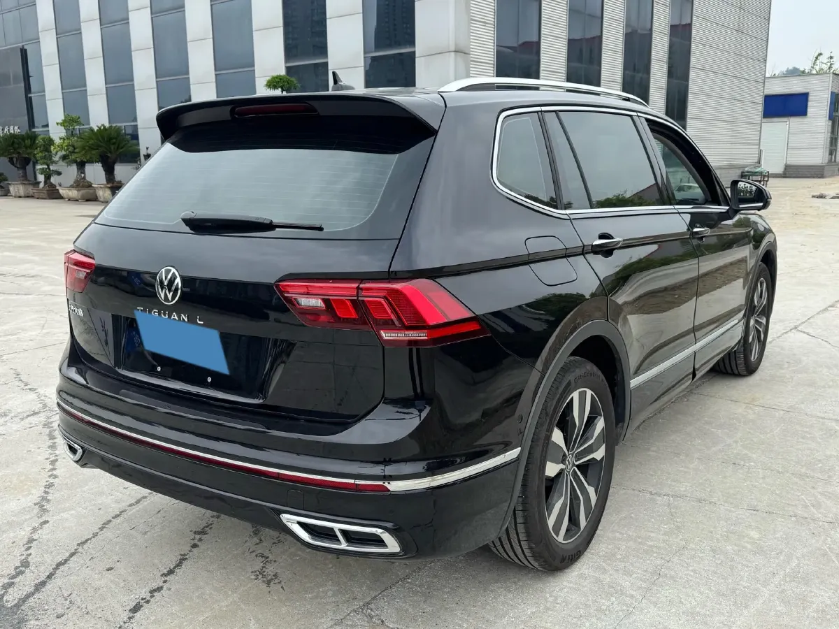 2025 Volkswagen Tiguan L 2.0T 186HP L4 7DCT,autocango,china used car exporter,china ev exporter,chinese used car exporter,chinese used ev exporter