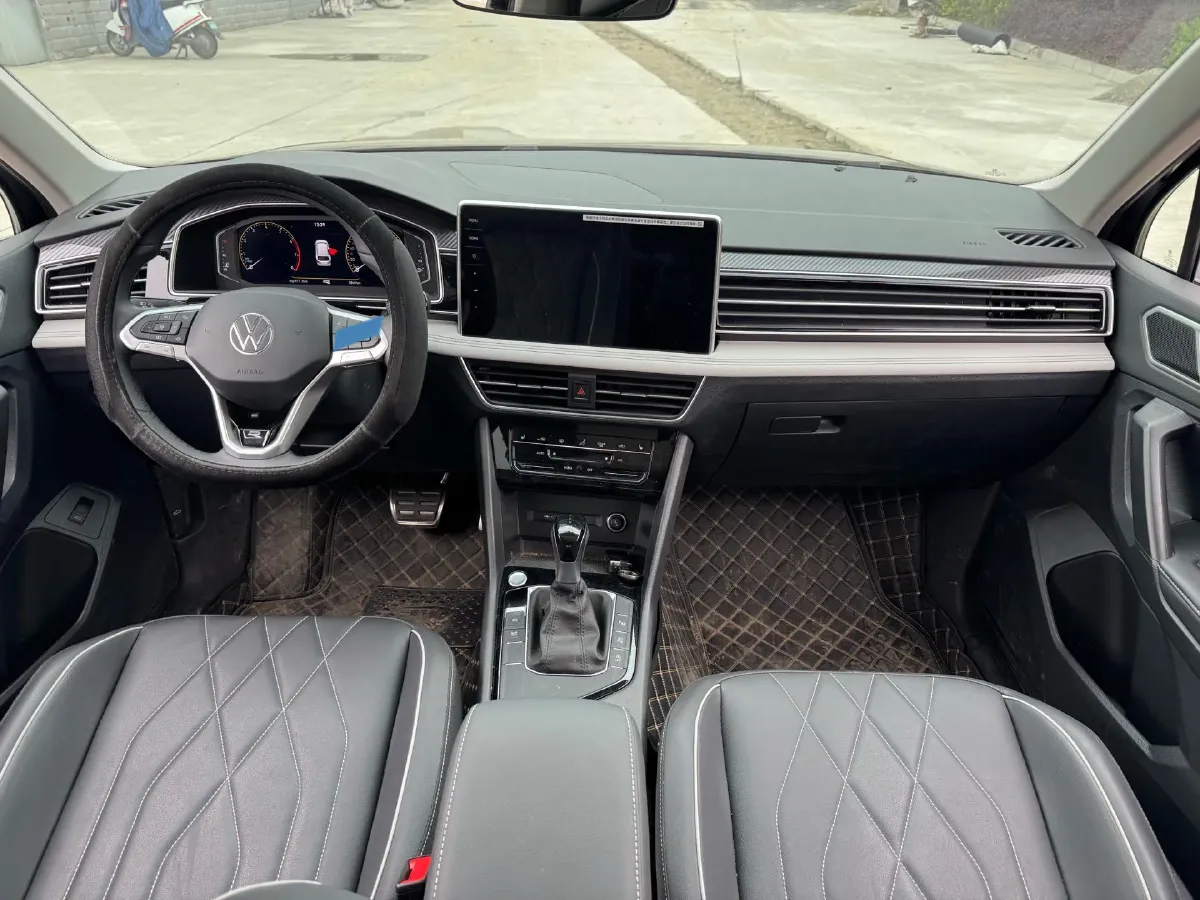 2025 Volkswagen Tiguan L 2.0T 186HP L4 7DCT,autocango,china used car exporter,china ev exporter,chinese used car exporter,chinese used ev exporter