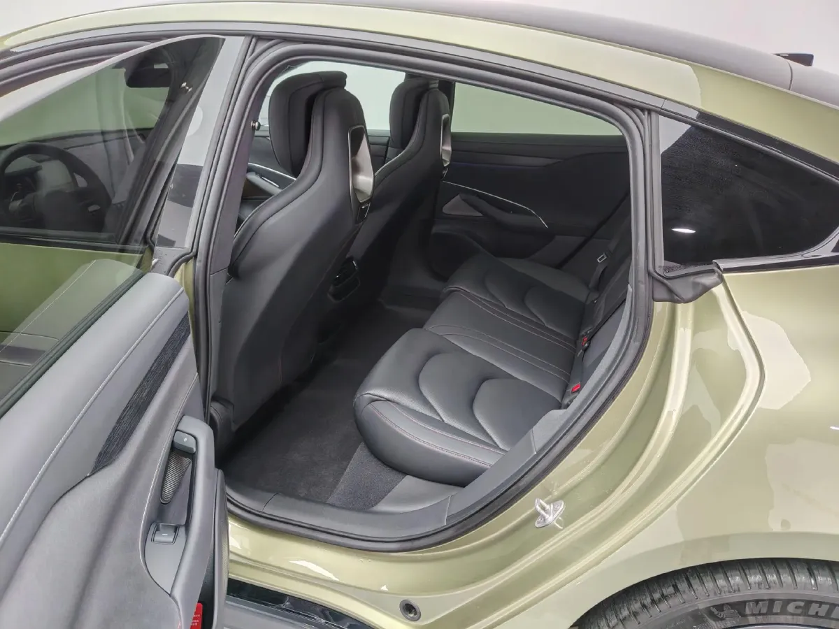 2024 MI SU7 BEV 101KWH,autocango,china used car exporter,china ev exporter,chinese used car exporter,chinese used ev exporter