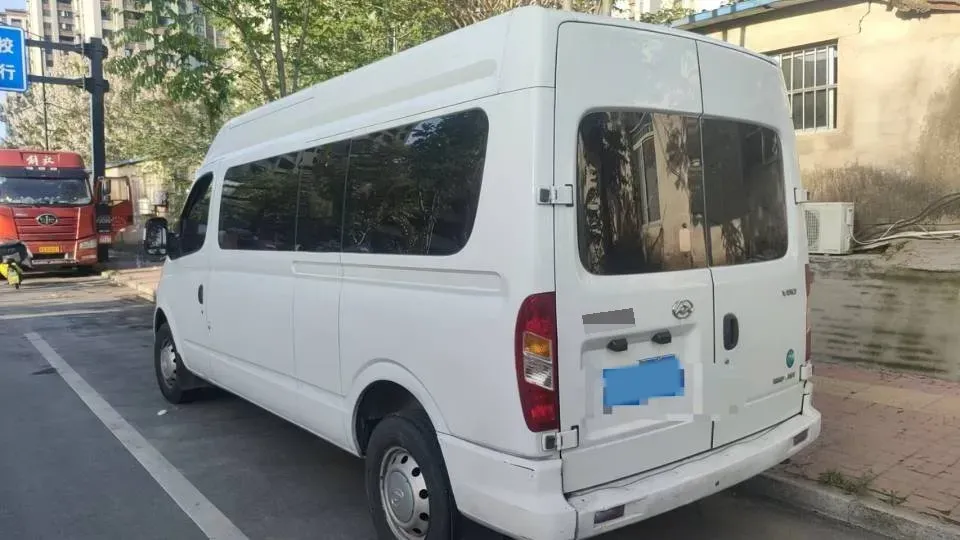 2021 MAXUS XinTu V80 2.0T 139HP L4 6MT,autocango,china used car exporter,china ev exporter,chinese used car exporter,chinese used ev exporter