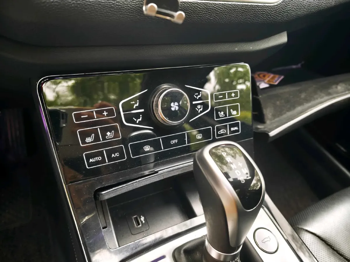 2019 HongQi H5 1.8T 180HP L4 6AT,autocango,china used car exporter,china ev exporter,chinese used car exporter,chinese used ev exporter