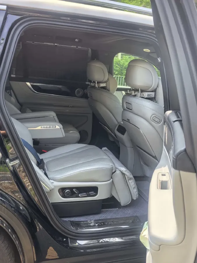 2024 AITO AITO M9 1.5T 152HP L4 REEV 42KWH,autocango,china used car exporter,china ev exporter,chinese used car exporter,chinese used ev exporter