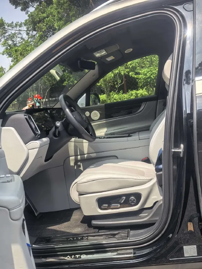 2024 AITO AITO M9 1.5T 152HP L4 REEV 42KWH,autocango,china used car exporter,china ev exporter,chinese used car exporter,chinese used ev exporter