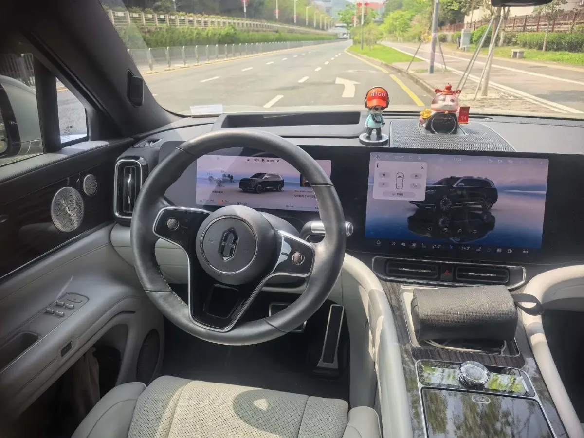 2024 AITO AITO M9 1.5T 152HP L4 REEV 42KWH,autocango,china used car exporter,china ev exporter,chinese used car exporter,chinese used ev exporter