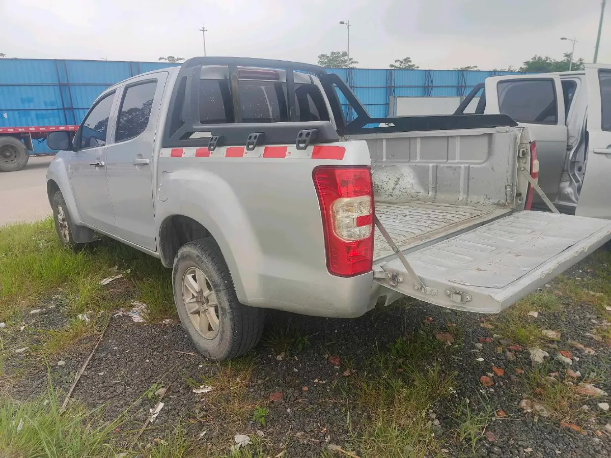 2020 Isuzu RE-MAX Jim 2.8T 120HP L4 5MT,autocango,china used car exporter,china ev exporter,chinese used car exporter,chinese used ev exporter