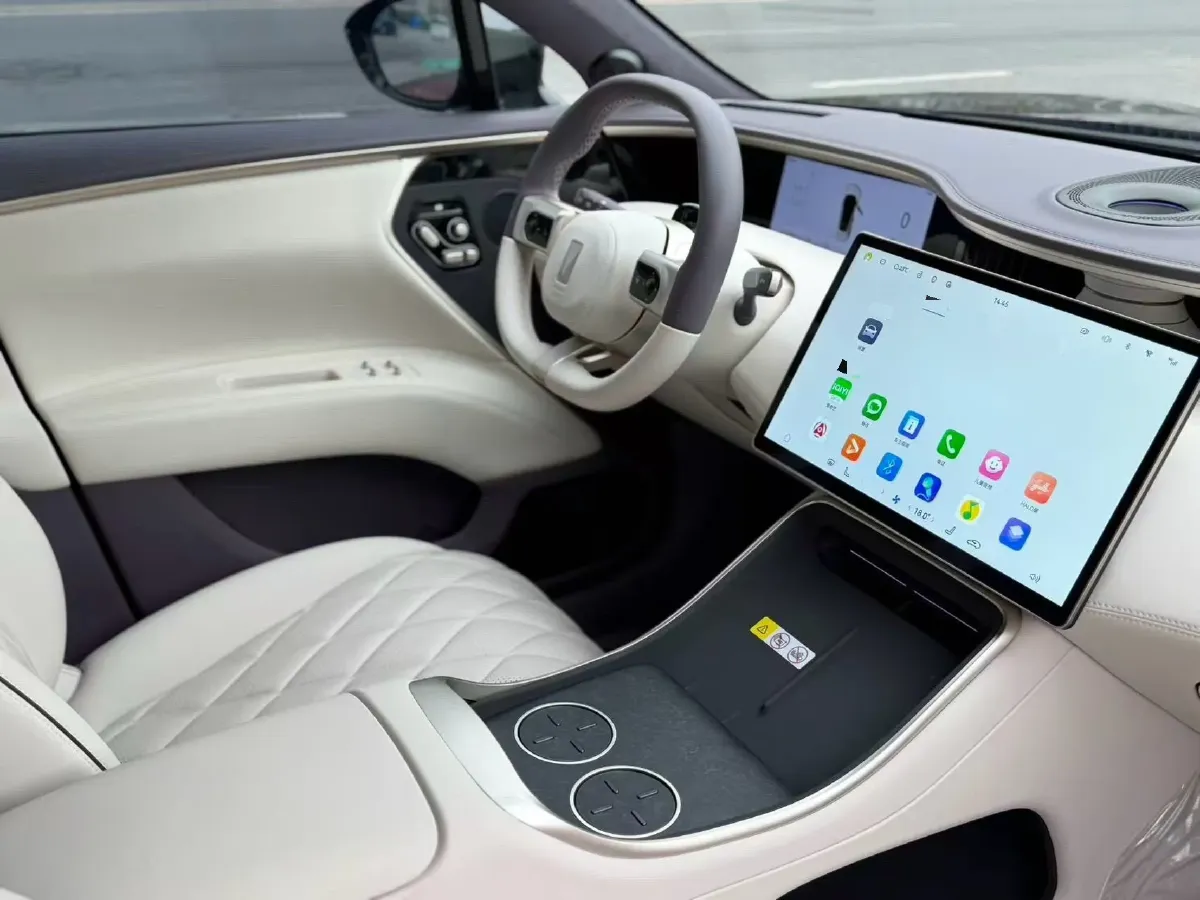 2025 Avatr 11 BEV,autocango,china used car exporter,china ev exporter,chinese used car exporter,chinese used ev exporter