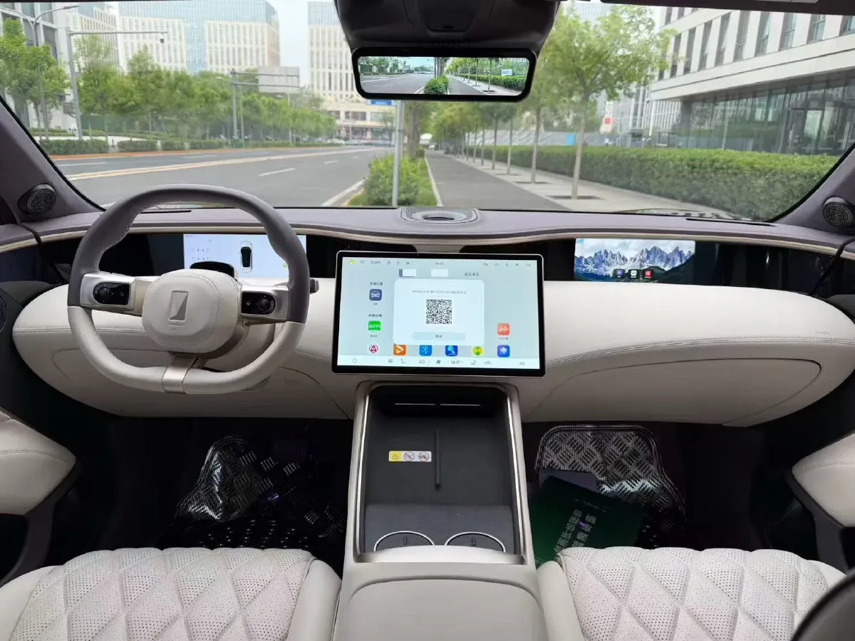 2025 Avatr 11 BEV,autocango,china used car exporter,china ev exporter,chinese used car exporter,chinese used ev exporter