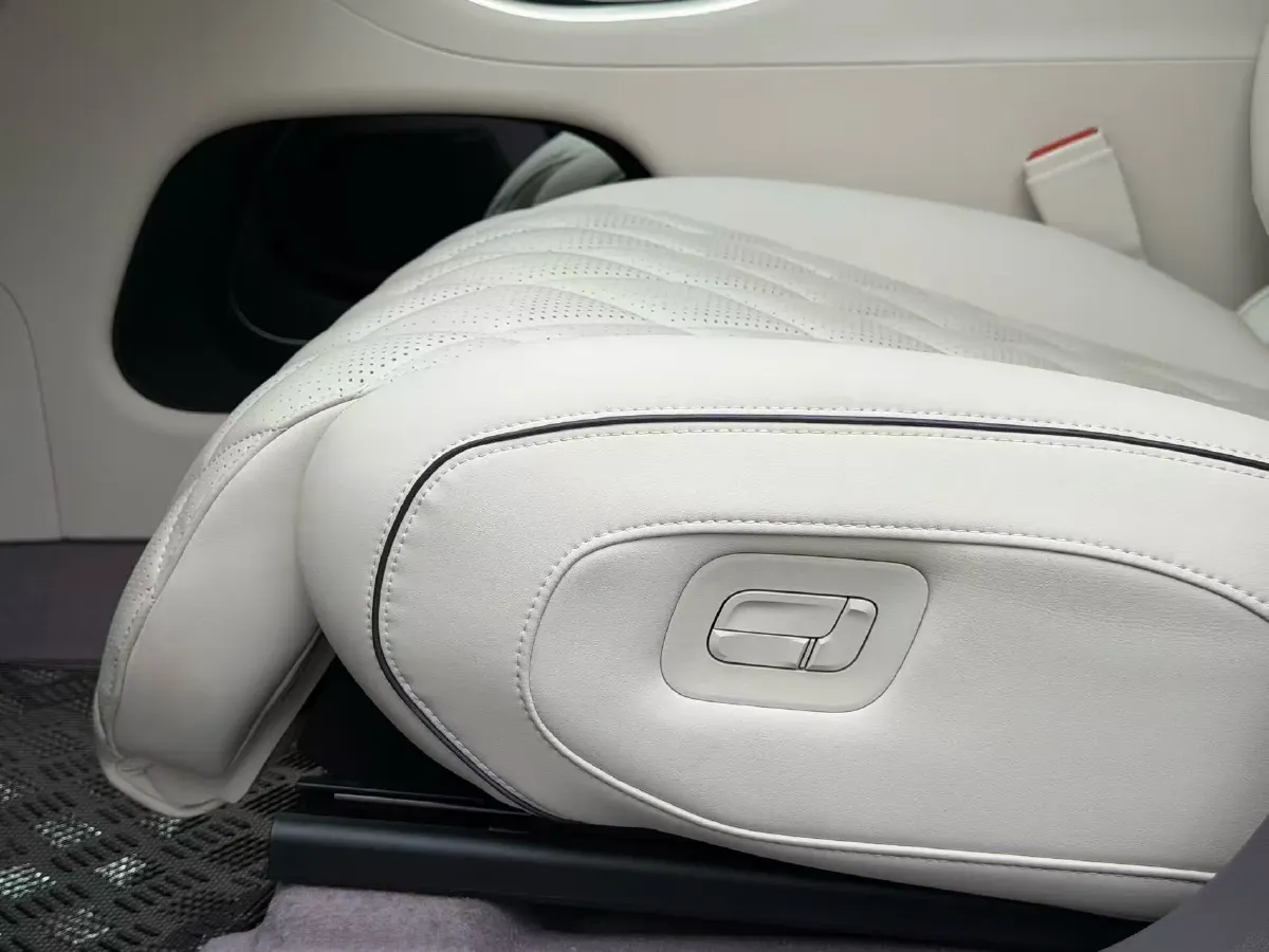 2025 Avatr 11 BEV,autocango,china used car exporter,china ev exporter,chinese used car exporter,chinese used ev exporter