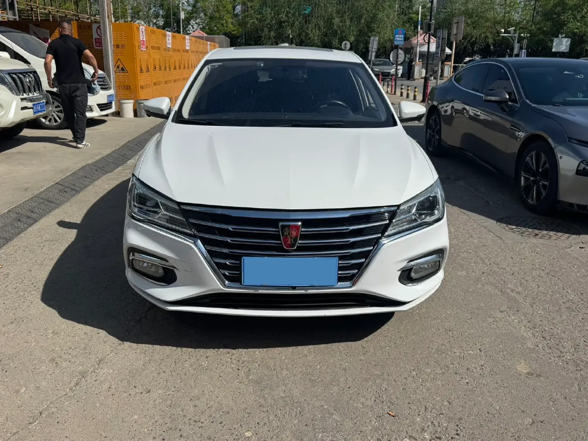 2020 Roewe i5 1.5L 120HP L4 CVT,autocango,china used car exporter,china ev exporter,chinese used car exporter,chinese used ev exporter