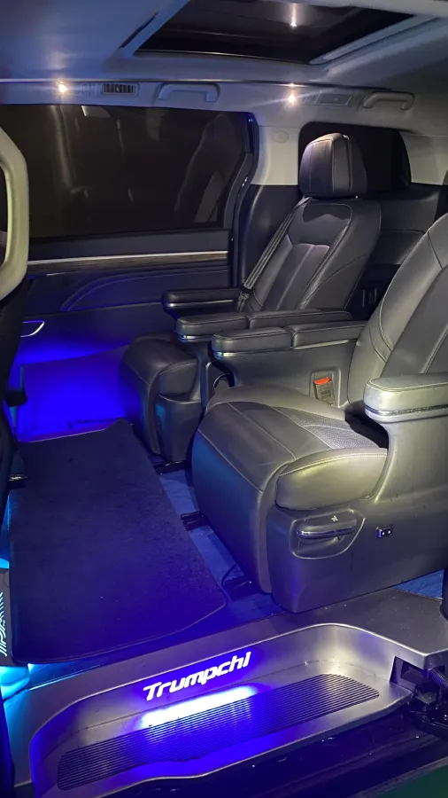 2021 GAC Trumpchi M8 2.0T 252HP L4 8AT,autocango,china used car exporter,china ev exporter,chinese used car exporter,chinese used ev exporter