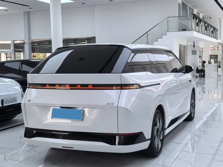 2024 Xpeng X9 BEV 101.5KWH,autocango,china used car exporter,china ev exporter,chinese used car exporter,chinese used ev exporter
