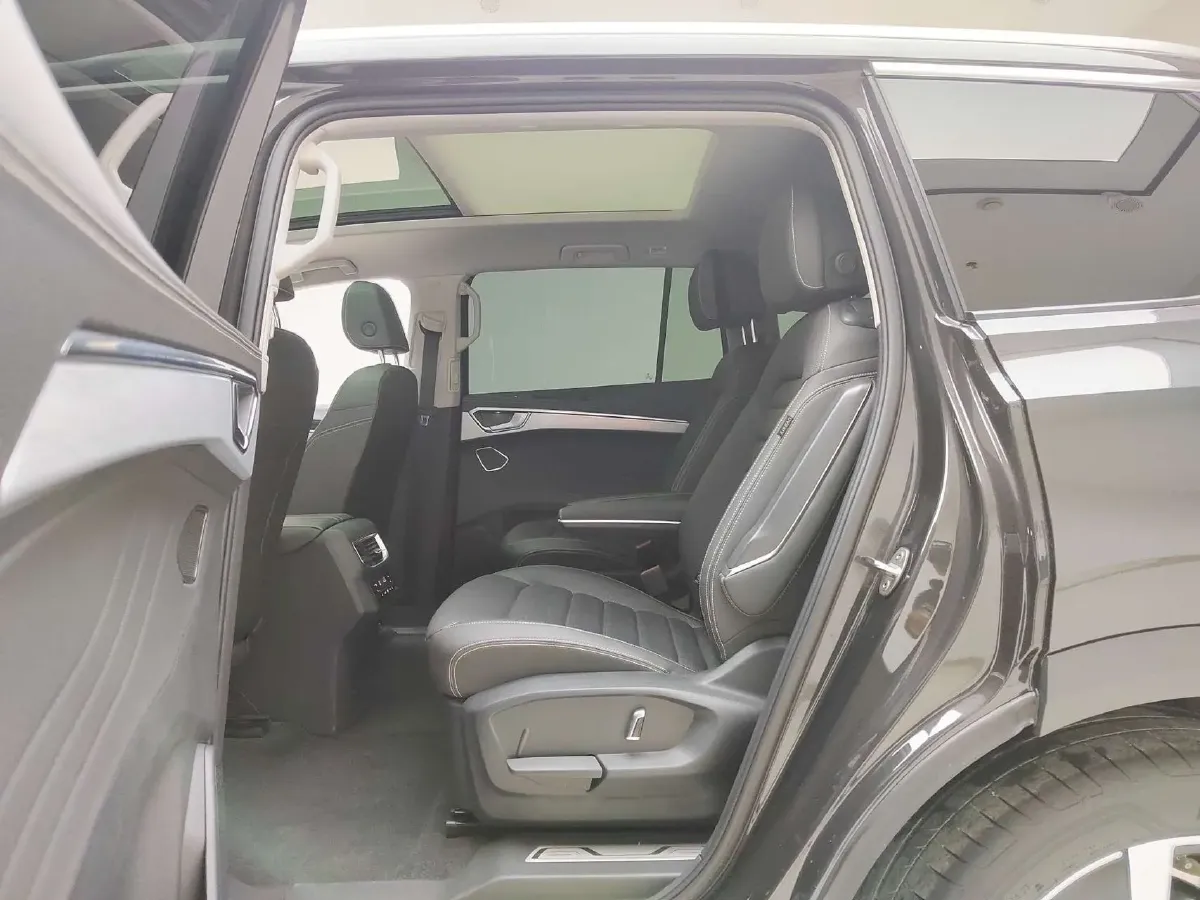 2021 Volkswagen Talagon 2.0T 220HP L4 7DCT,autocango,china used car exporter,china ev exporter,chinese used car exporter,chinese used ev exporter