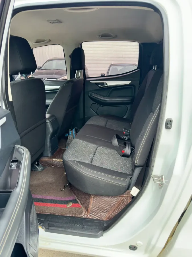 2019 JMC YuHu 7 2.0T 141HP L4 6MT,autocango,china used car exporter,china ev exporter,chinese used car exporter,chinese used ev exporter