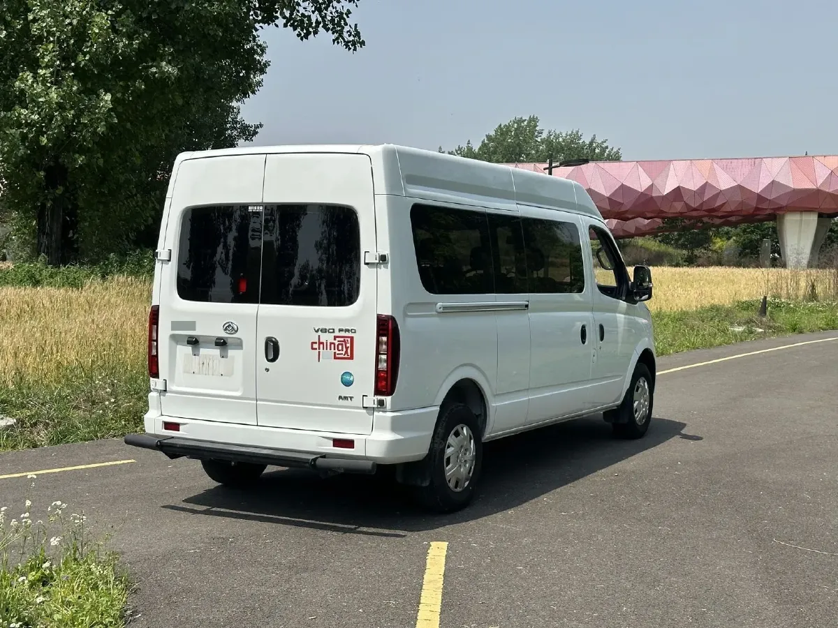 2023 MAXUS XinTu V80 2.0T 127HP L4 6MT,autocango,china used car exporter,china ev exporter,chinese used car exporter,chinese used ev exporter