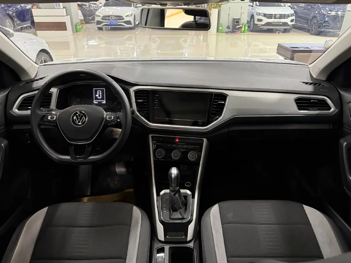 2021 Volkswagen T-Roc 1.4T 150HP L4 7DCT,autocango,china used car exporter,china ev exporter,chinese used car exporter,chinese used ev exporter