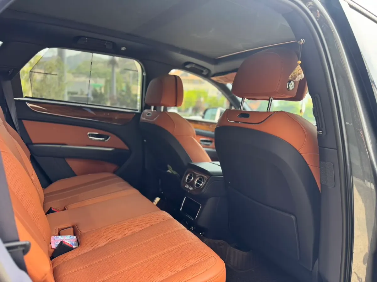 2021 Bentley Bentayga 4.0T 550HP V8 8AT,autocango,china used car exporter,china ev exporter,chinese used car exporter,chinese used ev exporter