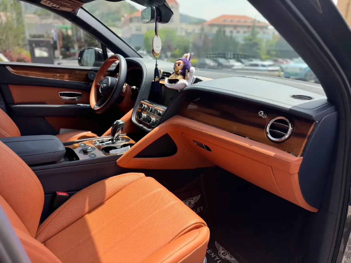 2021 Bentley Bentayga 4.0T 550HP V8 8AT,autocango,china used car exporter,china ev exporter,chinese used car exporter,chinese used ev exporter