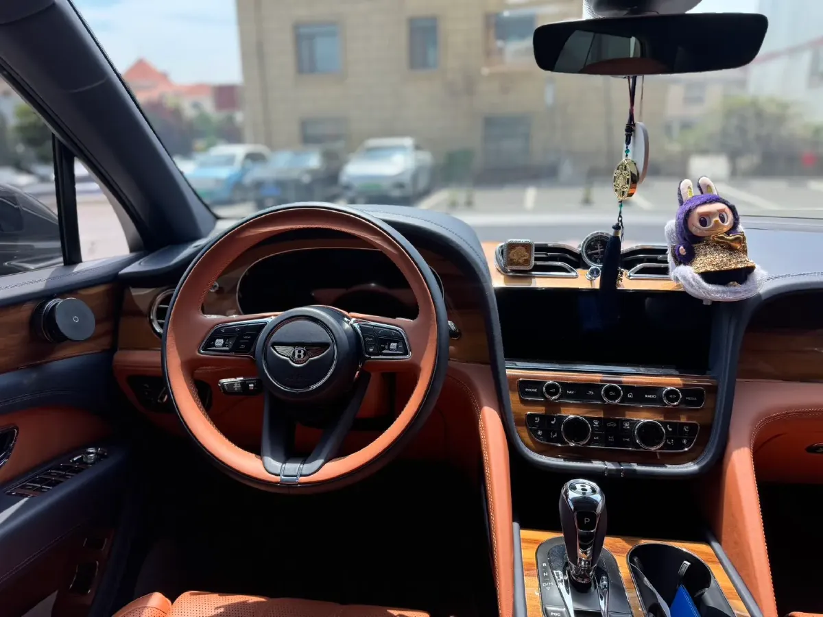 2021 Bentley Bentayga 4.0T 550HP V8 8AT,autocango,china used car exporter,china ev exporter,chinese used car exporter,chinese used ev exporter