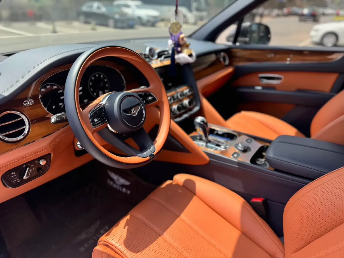 2021 Bentley Bentayga 4.0T 550HP V8 8AT,autocango,china used car exporter,china ev exporter,chinese used car exporter,chinese used ev exporter