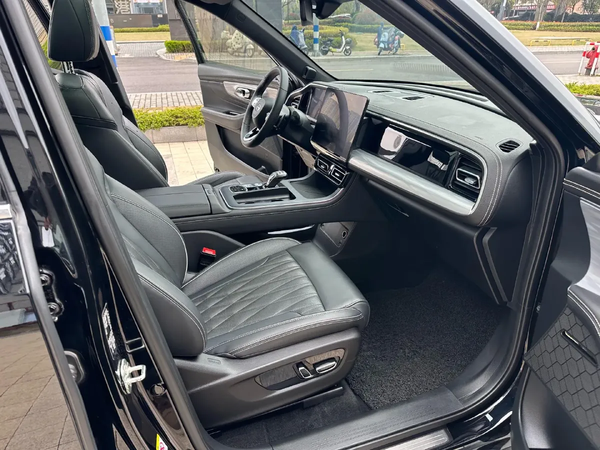 2022 GAC Trumpchi GS8 2.0T 252HP L4 8AT,autocango,china used car exporter,china ev exporter,chinese used car exporter,chinese used ev exporter
