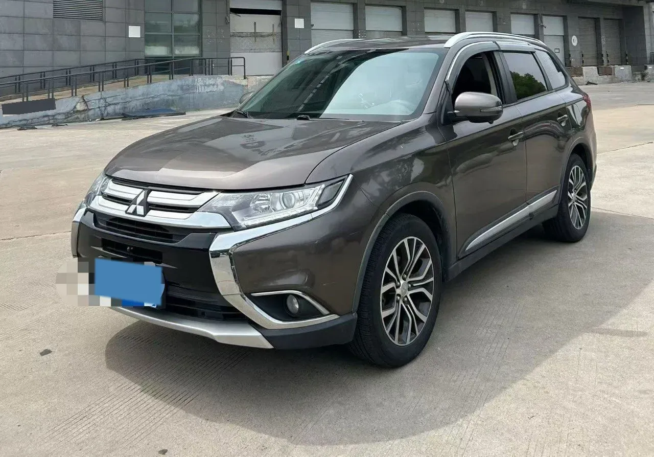 2019 Mitsubishi Outlander 2.4L 192HP L4 CVT,autocango,china used car exporter,china ev exporter,chinese used car exporter,chinese used ev exporter