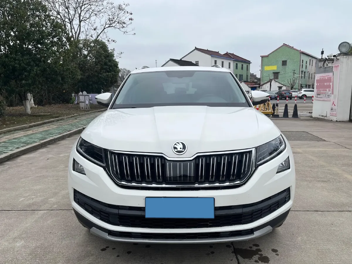 2018 Skoda Kodiak 1.8T 180HP L4 7DCT,autocango,china used car exporter,china ev exporter,chinese used car exporter,chinese used ev exporter