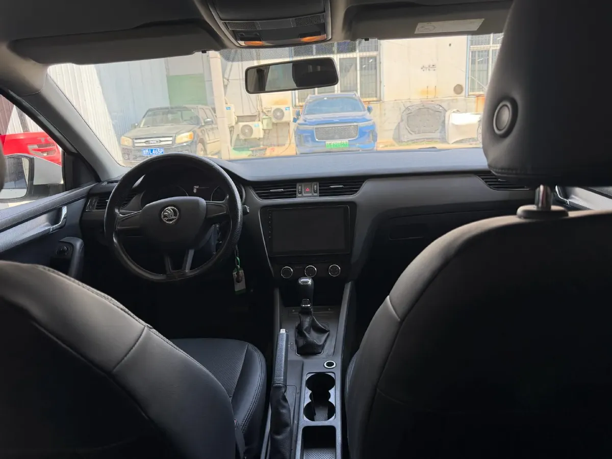 2017 Skoda Octavia 1.6L 110HP L4 6AT,autocango,china used car exporter,china ev exporter,chinese used car exporter,chinese used ev exporter