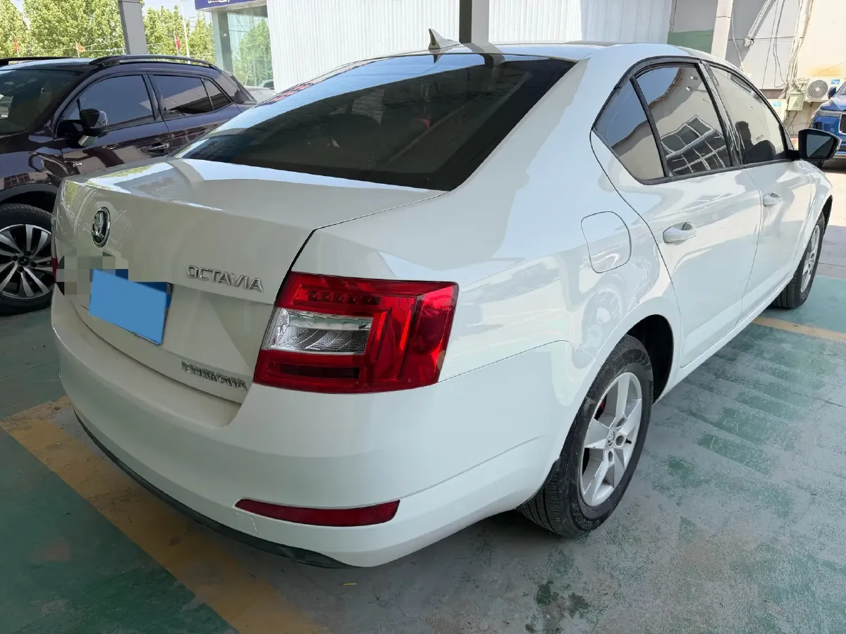 2017 Skoda Octavia 1.6L 110HP L4 6AT,autocango,china used car exporter,china ev exporter,chinese used car exporter,chinese used ev exporter