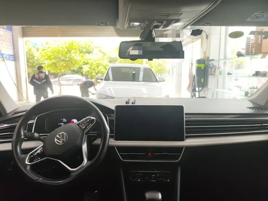 2023 Volkswagen Tiguan L 1.5T 160HP L4 7DCT,autocango,china used car exporter,china ev exporter,chinese used car exporter,chinese used ev exporter