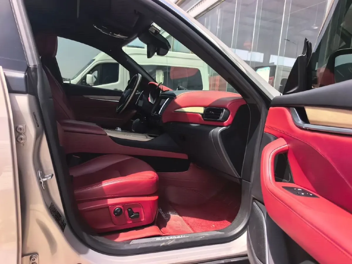 2018 Maserati Levante 3.0T 350HP V6 8AT,autocango,china used car exporter,china ev exporter,chinese used car exporter,chinese used ev exporter