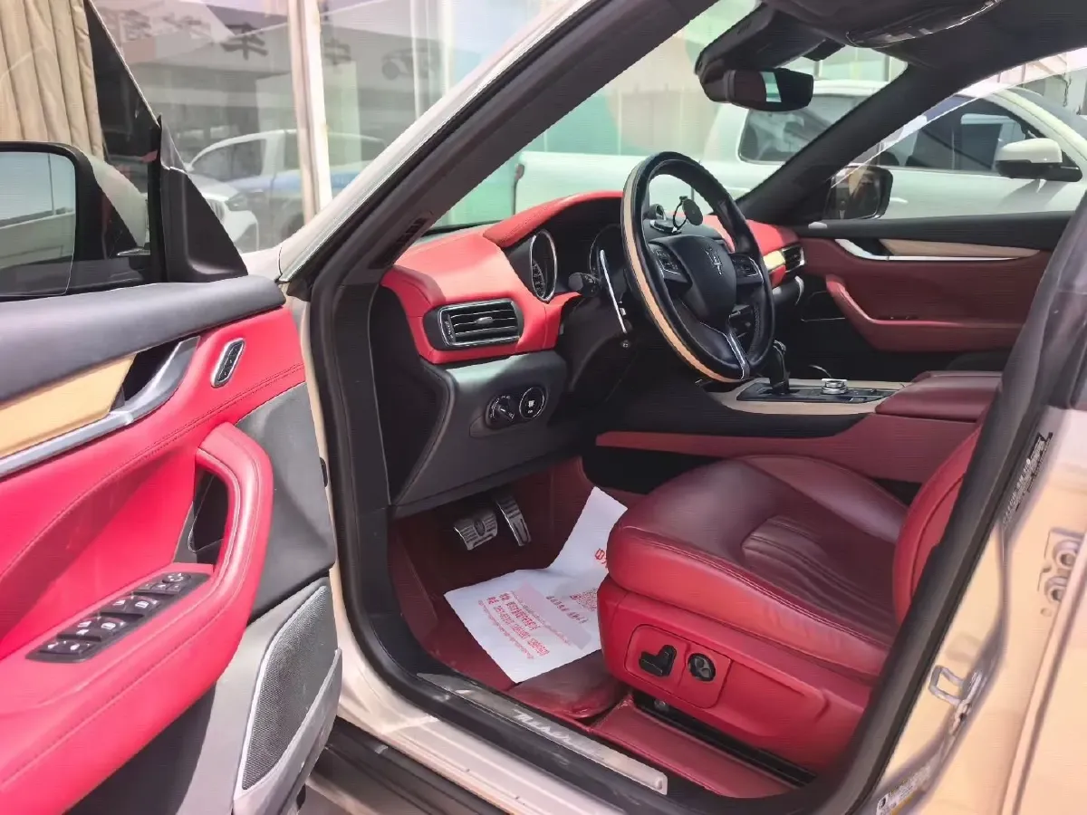 2018 Maserati Levante 3.0T 350HP V6 8AT,autocango,china used car exporter,china ev exporter,chinese used car exporter,chinese used ev exporter