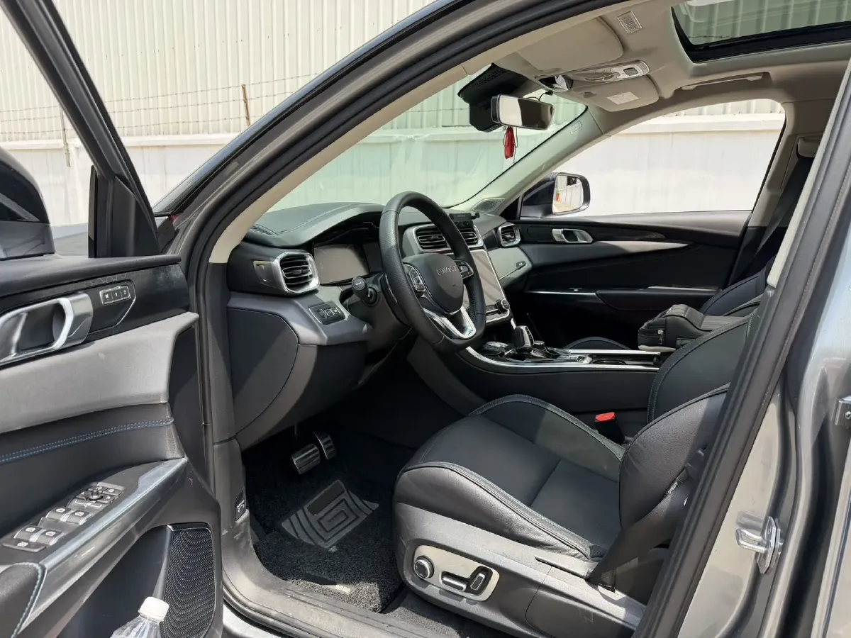 2018 Isuzu Mu-X 3.0T 177HP L4 6AT,autocango,china used car exporter,china ev exporter,chinese used car exporter,chinese used ev exporter