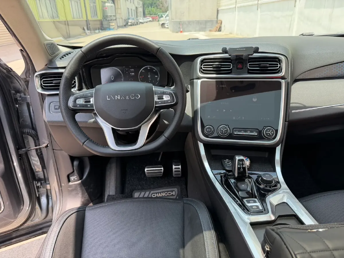 2018 Isuzu Mu-X 3.0T 177HP L4 6AT,autocango,china used car exporter,china ev exporter,chinese used car exporter,chinese used ev exporter