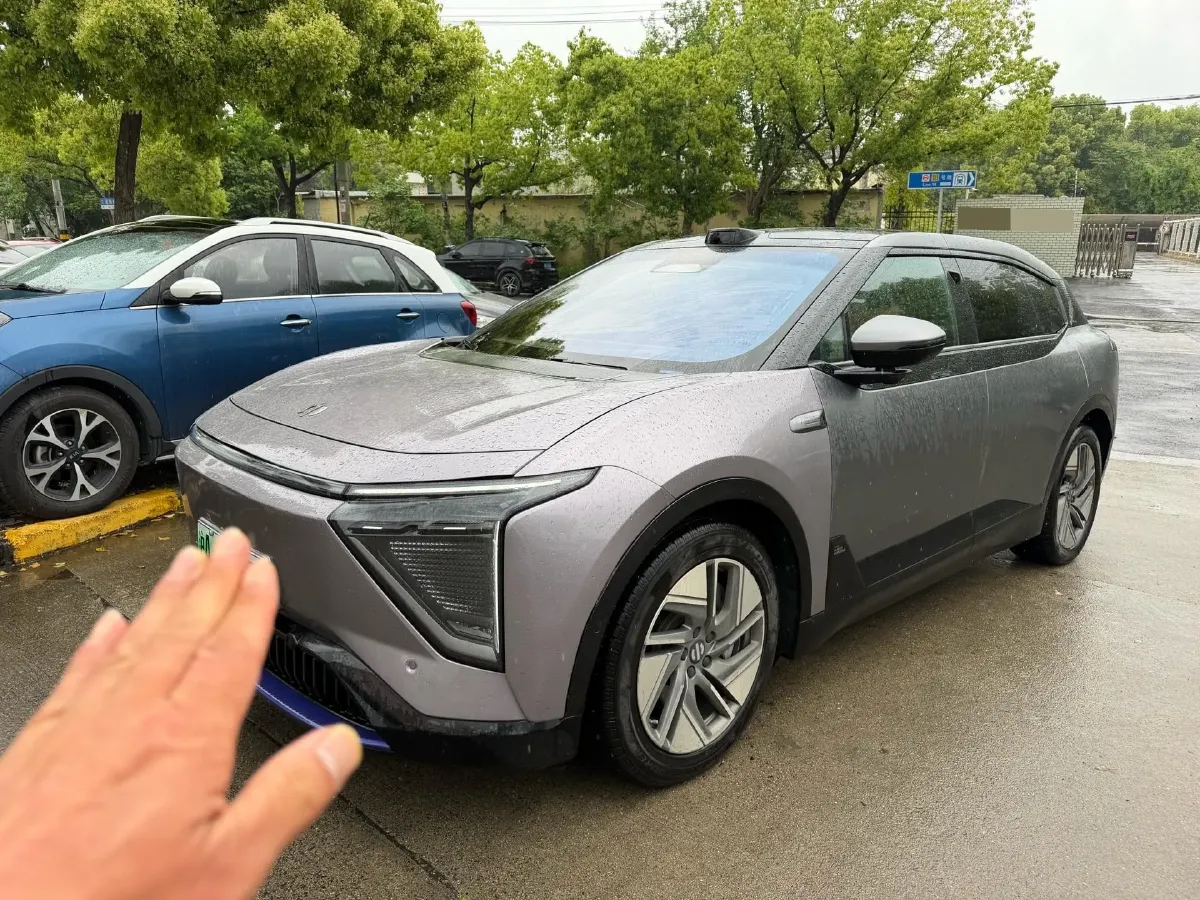 2023 HiPhi Y BEV 76.6KWH,autocango,china used car exporter,china ev exporter,chinese used car exporter,chinese used ev exporter