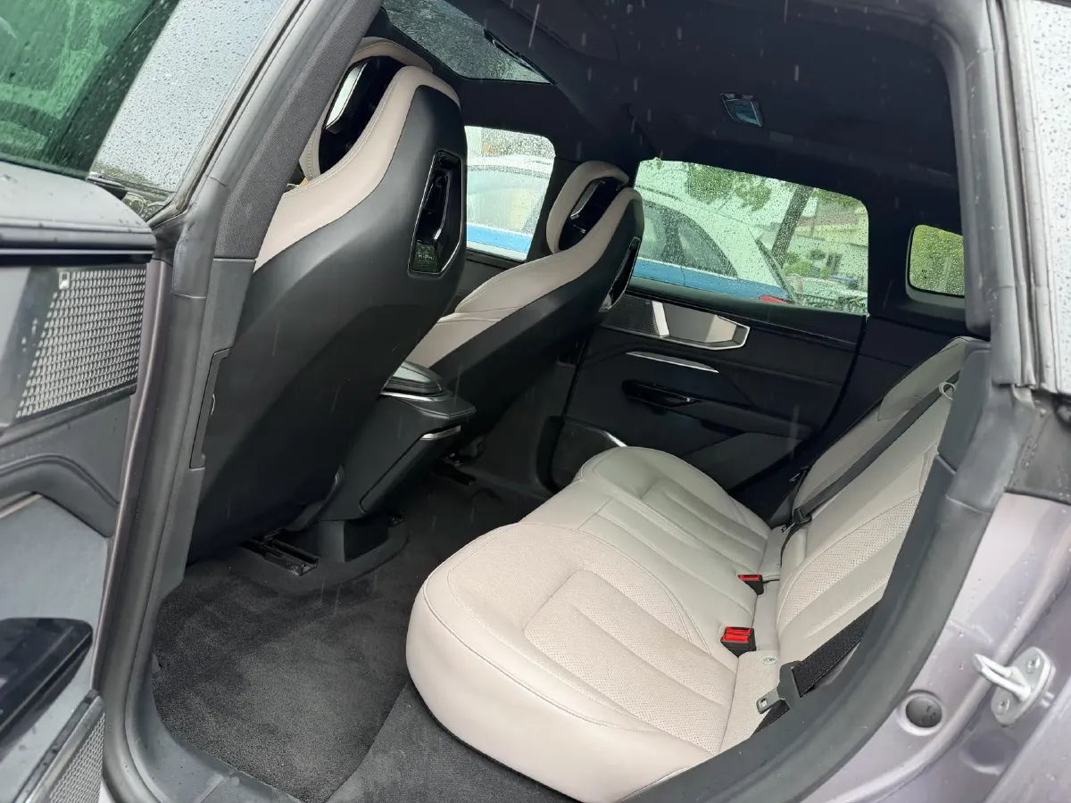 2023 HiPhi Y BEV 76.6KWH,autocango,china used car exporter,china ev exporter,chinese used car exporter,chinese used ev exporter