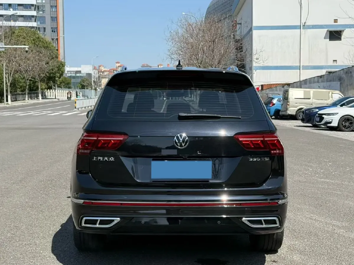 2023 Volkswagen Tiguan L 2.0T 186HP L4 7DCT,autocango,china used car exporter,china ev exporter,chinese used car exporter,chinese used ev exporter