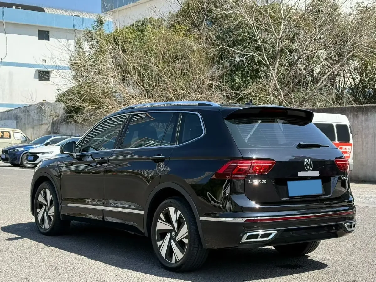 2023 Volkswagen Tiguan L 2.0T 186HP L4 7DCT,autocango,china used car exporter,china ev exporter,chinese used car exporter,chinese used ev exporter
