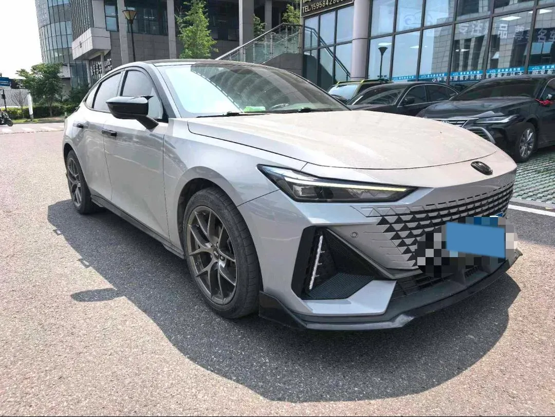 2022 ChangAn UNI-V 1.5T 188HP L4 7DCT,autocango,china used car exporter,china ev exporter,chinese used car exporter,chinese used ev exporter