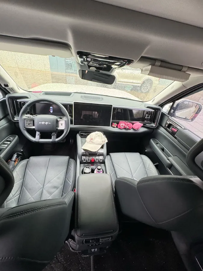 2025 FangChengBao Bao 5 1.5T 194HP L4 E-CVT PHEV 31.8KWH,autocango,china used car exporter,china ev exporter,chinese used car exporter,chinese used ev exporter