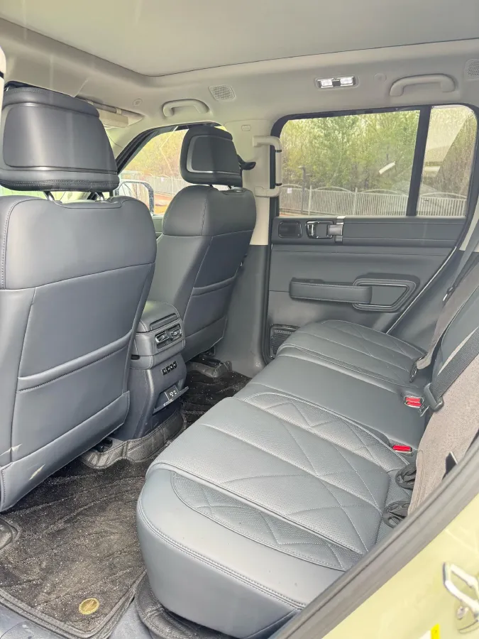 2025 FangChengBao Bao 5 1.5T 194HP L4 E-CVT PHEV 31.8KWH,autocango,china used car exporter,china ev exporter,chinese used car exporter,chinese used ev exporter