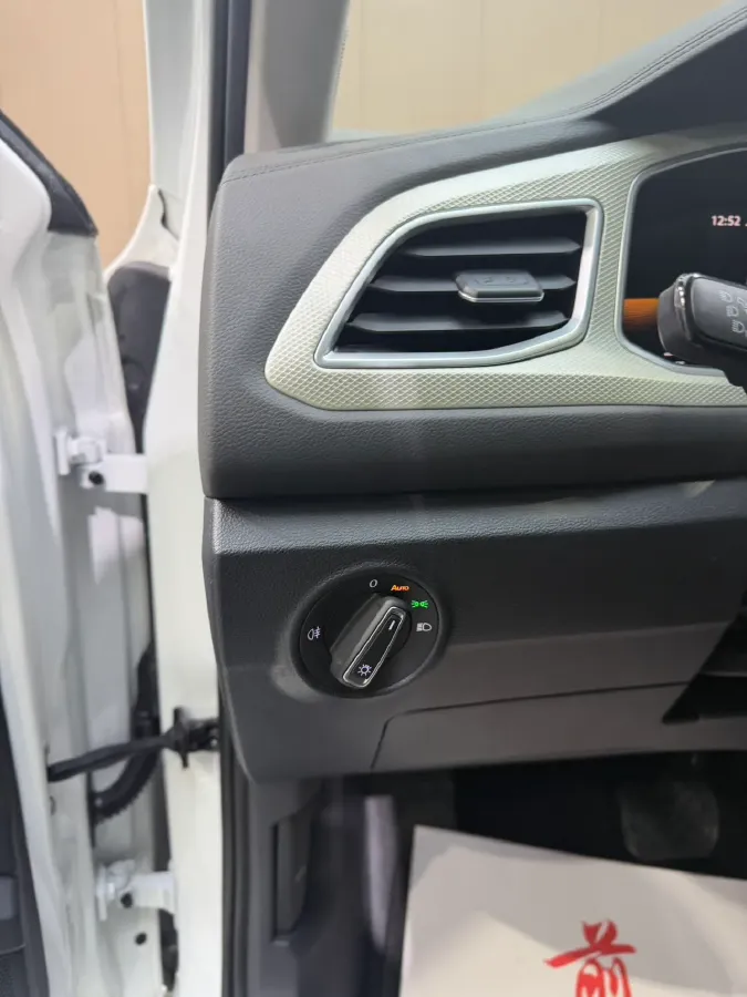 2023 Volkswagen T-Roc 1.4T 150HP L4 7DCT,autocango,china used car exporter,china ev exporter,chinese used car exporter,chinese used ev exporter