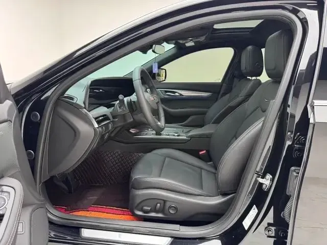 2025 Cadillac CT5 2.0T 237HP L4 10AT,autocango,china used car exporter,china ev exporter,chinese used car exporter,chinese used ev exporter