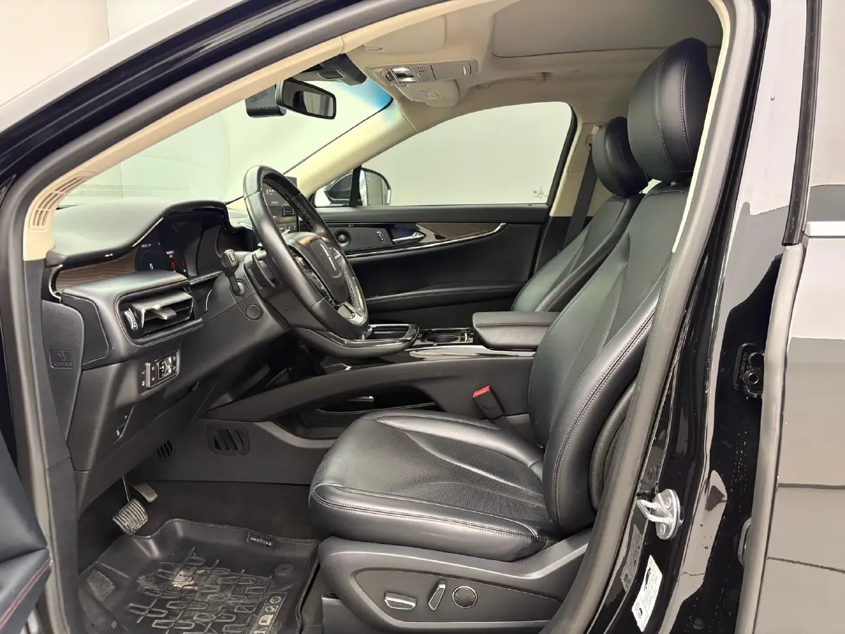 2021 Lincoln Nautilus 2.7T 322HP V6 8AT,autocango,china used car exporter,china ev exporter,chinese used car exporter,chinese used ev exporter