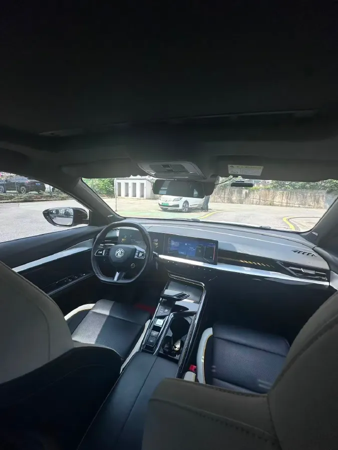 2021 MG 5 1.5T 173HP L4 7DCT,autocango,china used car exporter,china ev exporter,chinese used car exporter,chinese used ev exporter