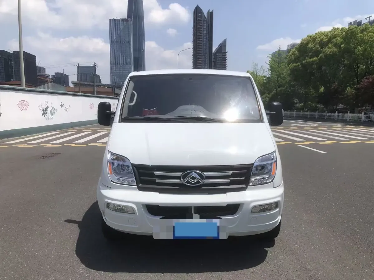 2021 MAXUS XinTu V80 2.0T 139HP L4 6MT,autocango,china used car exporter,china ev exporter,chinese used car exporter,chinese used ev exporter