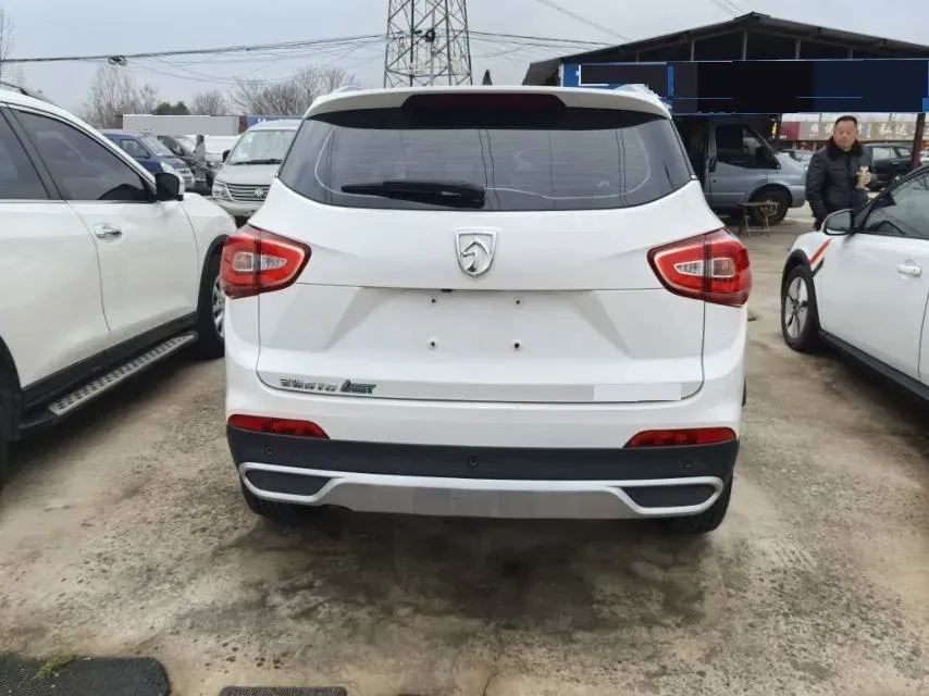 2017 BaoJun 310W 1.5L 105HP L4 6MT,autocango,china used car exporter,china ev exporter,chinese used car exporter,chinese used ev exporter