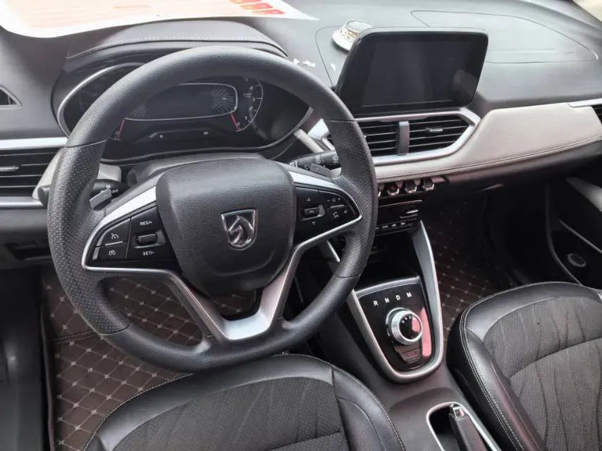 2017 BaoJun 310W 1.5L 105HP L4 6MT,autocango,china used car exporter,china ev exporter,chinese used car exporter,chinese used ev exporter