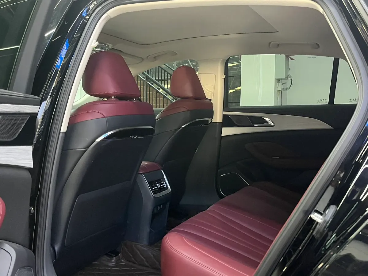 2025 HongQi H5 1.5T 169HP L4 7DCT,autocango,china used car exporter,china ev exporter,chinese used car exporter,chinese used ev exporter